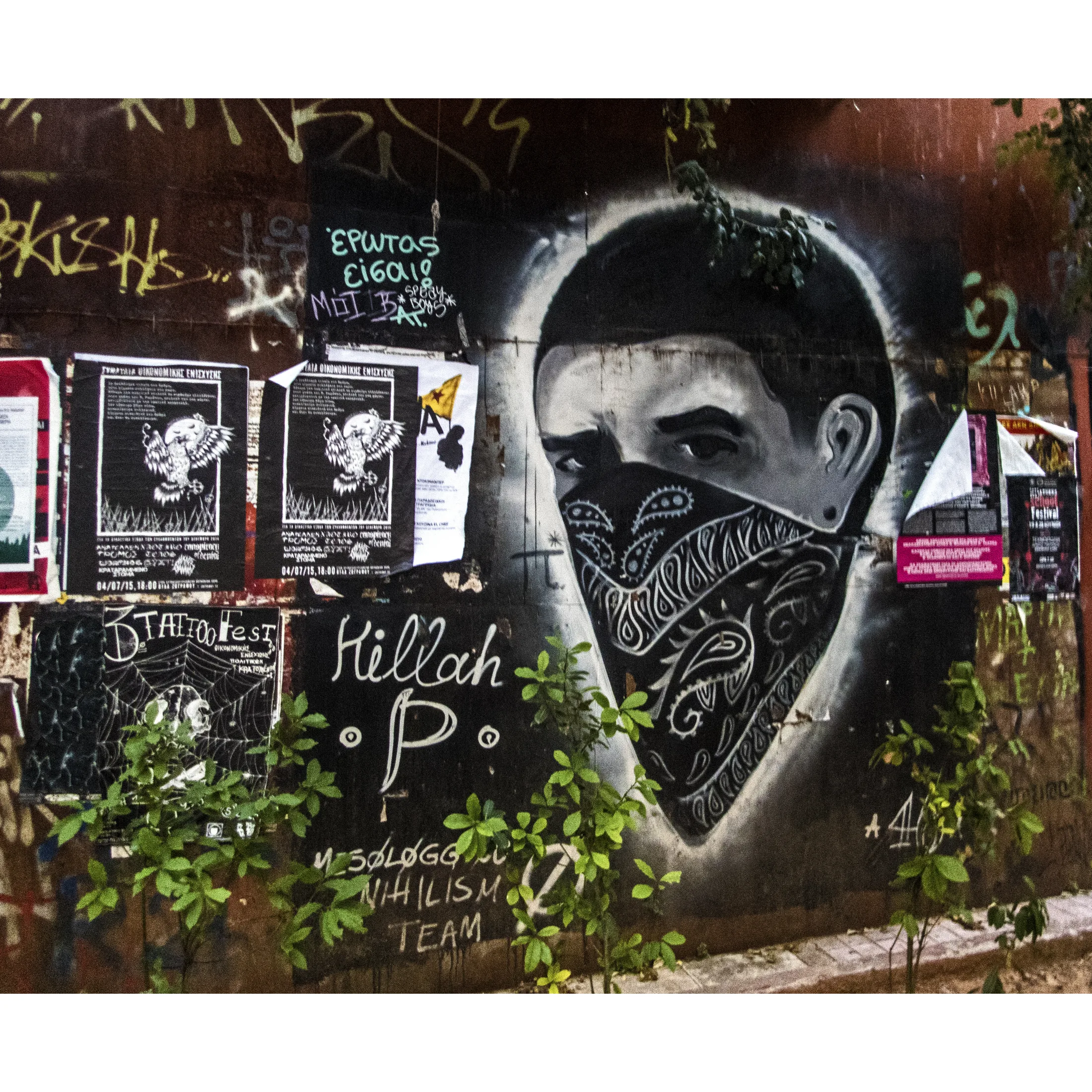 Memorial_to_Pavlos_Fyssas,_Killah_P,_killed_by_fascists_September_2013,_Athens.jpg