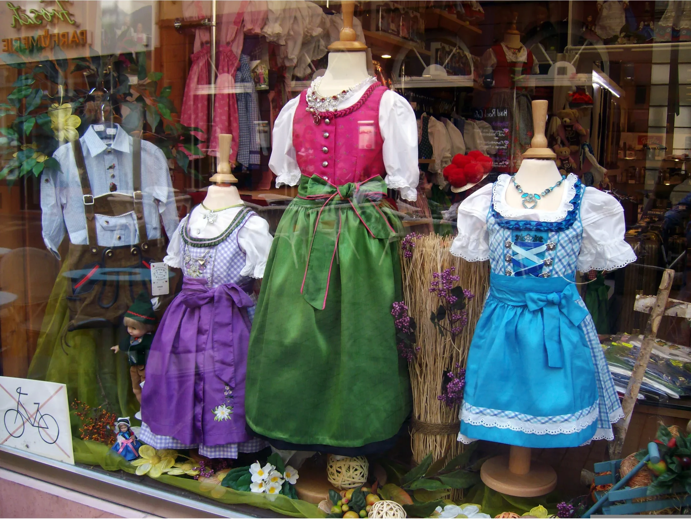 steinchen-costumes-473825.jpg